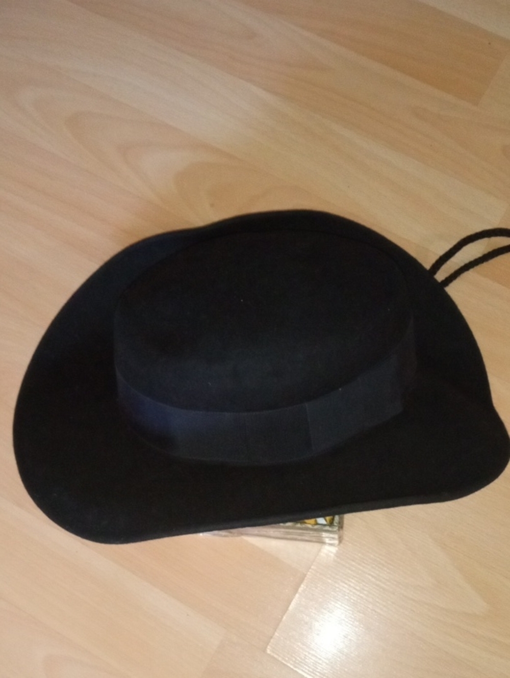 Classic Black Wool Felt Wide-Brim Hat